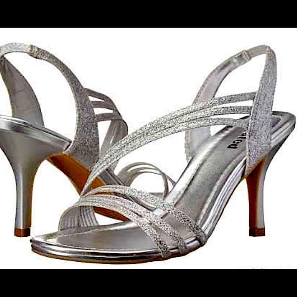 Unlisted by Kenneth Cole Silver Heels Size 8.5